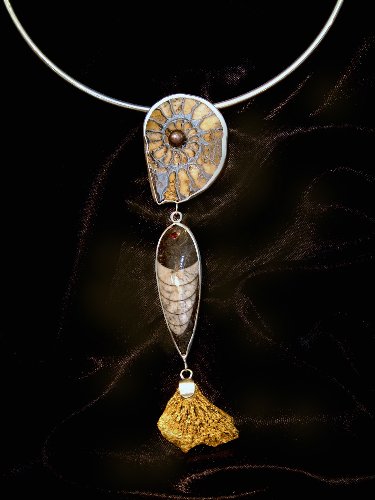 Fossil & Pearl